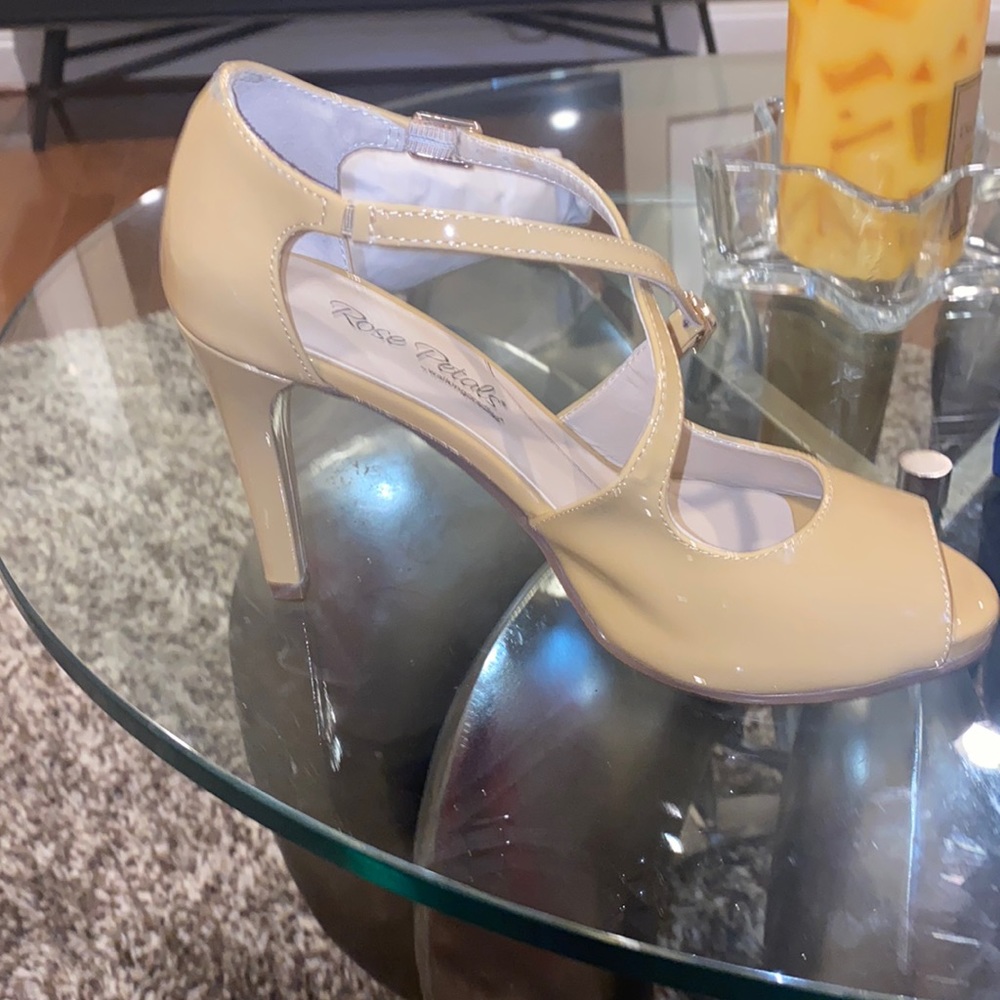 Tan patent cross strap pumps